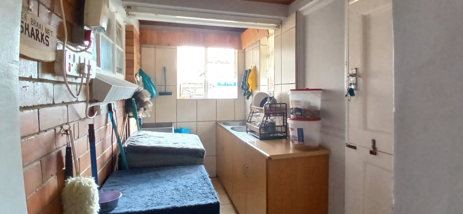 To Let 4 Bedroom Property for Rent in Jordania Free State